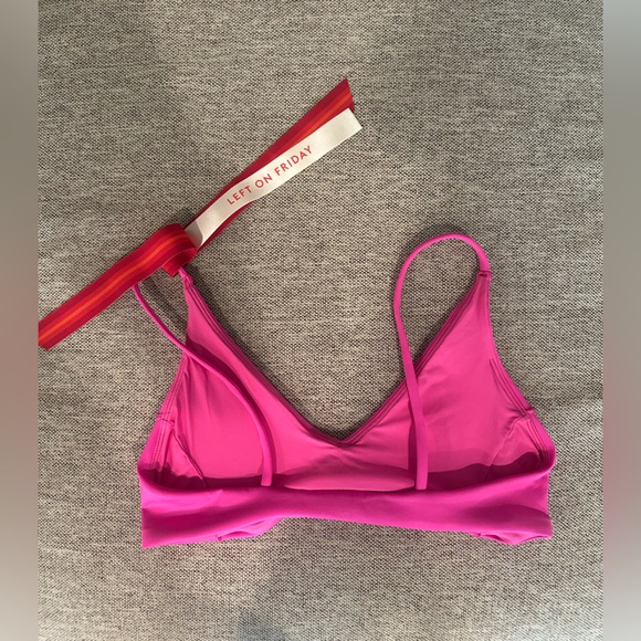 Brand New Left on Fridays Sunday Top size small - Picture 3 of 4